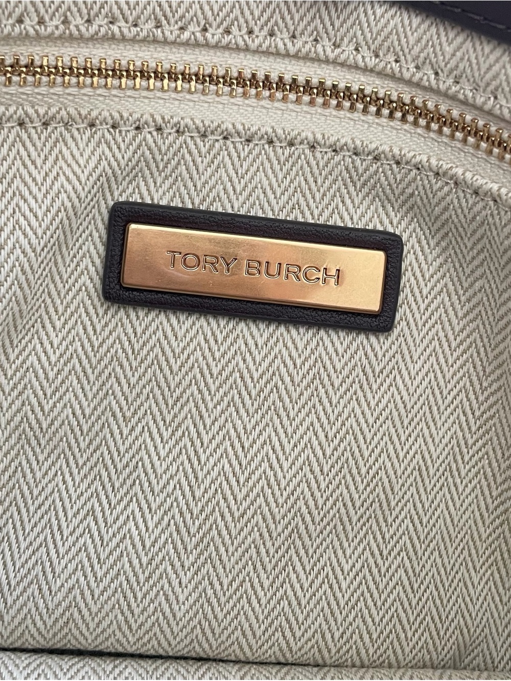Tory Burch Kira Chevron Quilted Convertible Shoulder Bag - Picture 12 of 14